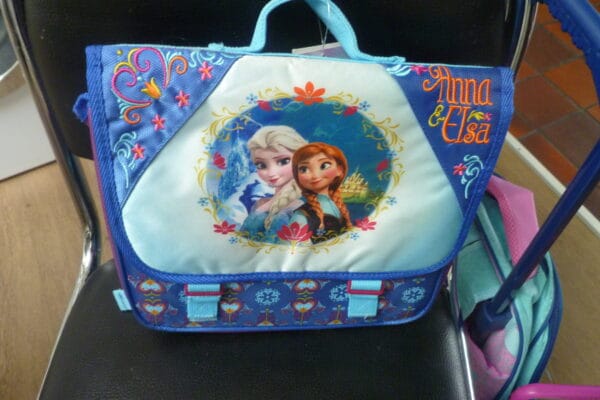 Frozen kleuterboekentas 29x27cm met kleefband