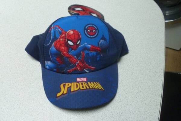Spiderman pet 53cm en kan aangepast worden
