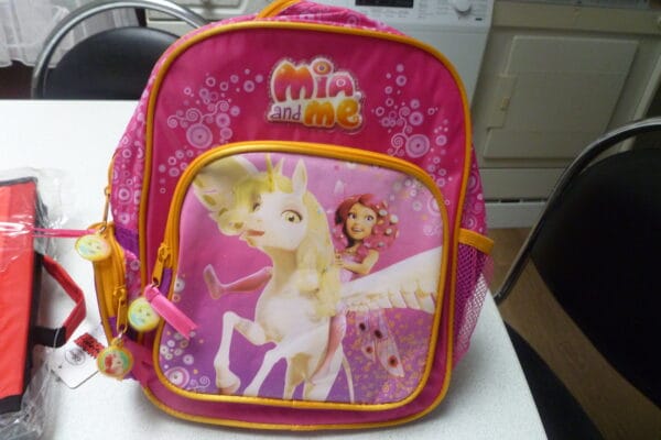 Mia and me rugzakje 32x29cm 1 hoodvak en een voorzakje en zijvakje