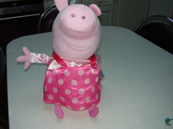 Peppa pig knuffel roos met rokje met bolletje 42cm