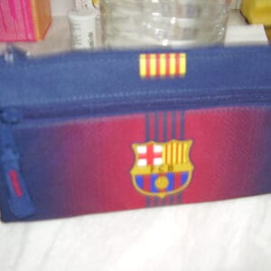 Barcelona pennezak ref 811325029 1 hoodvak en opzij nog een vakje met rits 22x11cm