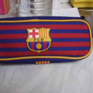 Barcelona pennebox ref 811529752 met strepen 23x9x4cm