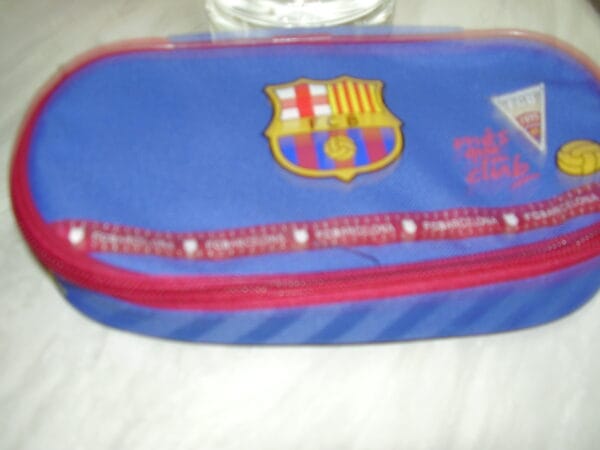 Barcelona pennebox FCB ref 254107 21x12x4cm