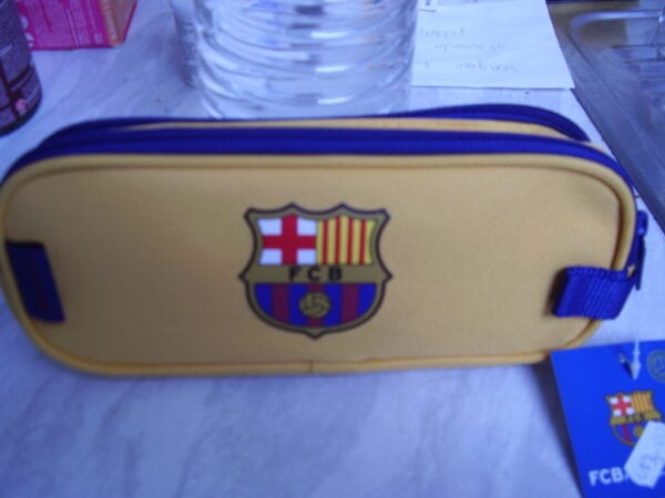 Barcelona pennezak ref 811562513 2 ritsen FCB 22x9cm geel
