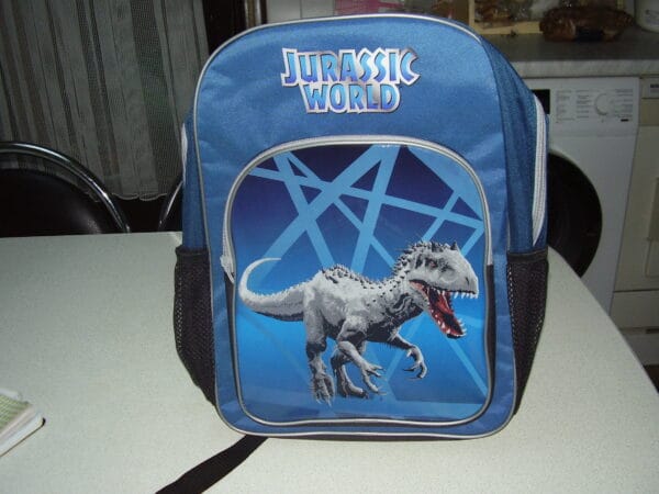 Jurassic wordl rugzak CR20602114 42X33X14CM 1 groot vak en kleine vak