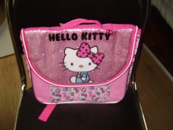 Hello Kitty boekentas HK760147 25.50X29CM 1 groot vak en klein vak