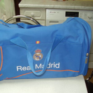 Real Madrid sportzak 46x28cm blauw 1 groot vak en opzij een kleine vakje