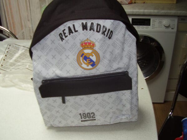 Real Madrid wit rugzak ref41702774 40x30cm 1 groot vak en kleine vak