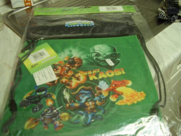 Skylander groen 41x30cm met een voorzakje