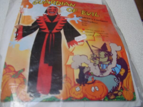 Guatdian of evil verkleedpak
