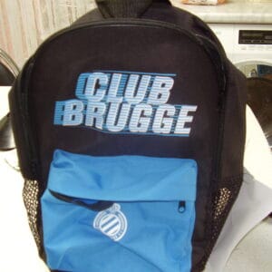 Club Brugge rugzak 35x30cm 1 hoofvak en vooraan een kleine vak