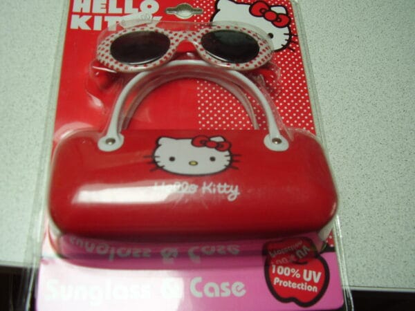 Hello Kitty sunglass case of zonnebril en doos