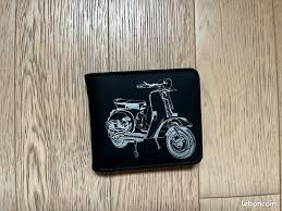 Vespa portefeuille zwart 10.50x9cm een vakje voor kleine geld en vakjes voor kaarten en 2 grote vakken voor briefjes