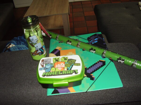 Minecraft set school 2 rollen kaftpapier elastische map ringmap brooddoos drinkfles
