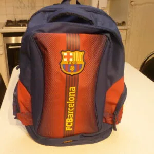 Barcelona gevulde rugzak en pennezak zwemzak